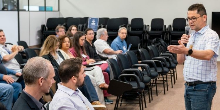 Coordenador do workshop, Hudson Lissoni Leonardo. Foto: Alexandre Marchetti/Itaipu Binacional Coordenador do workshop, Hudson Lissoni Leonardo. Foto: Alexandre Marchetti/Itaipu Binacional