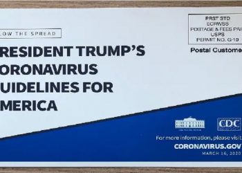 Carta assinada por Donald Trump apresenta diretrizes ao povo americano sobe o combate ao novo coronavírus entregue na Flórida, EUA — Foto: G1