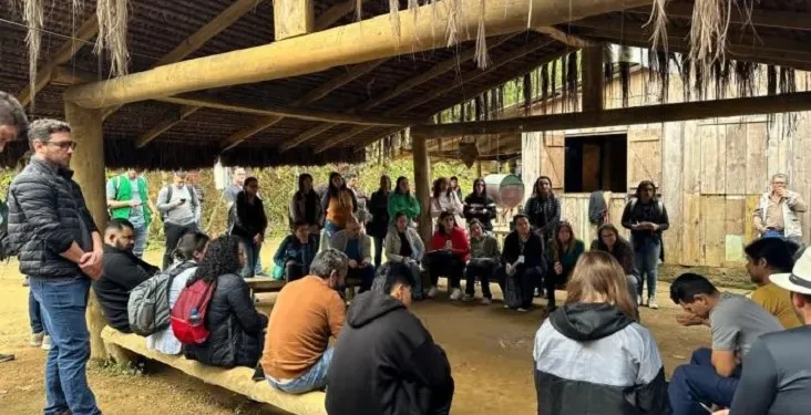 A comunidade Guarani Kuaray Haxa, localizada no município de Antonina, recebeu a ação do Aproxima JFPR A comunidade Guarani Kuaray Haxa, localizada no município de Antonina, recebeu a ação do Aproxima JFPR