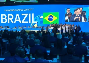Delegação brasileira celebra o resultado. Foto: Frame de vídeo
