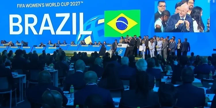 Delegação brasileira celebra o resultado. Foto: Frame de vídeo Delegação brasileira celebra o resultado. Foto: Frame de vídeo