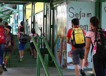 Após quatro anos, MEC volta a dialogar com trabalhadores da Educação