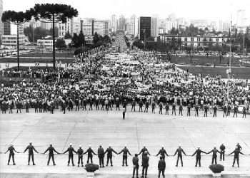 Centenas de educadores e seus familiares ficaram feridos com a repressão no Centro Cívivo, em 30 de agosto de 1988 – Foto: Acervo APP/Sindicato