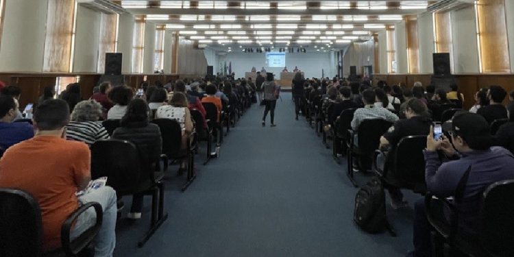 Participação da comunidade no último debate, realizado na sexta-feira (12) Participação da comunidade no último debate, realizado na sexta-feira (12)