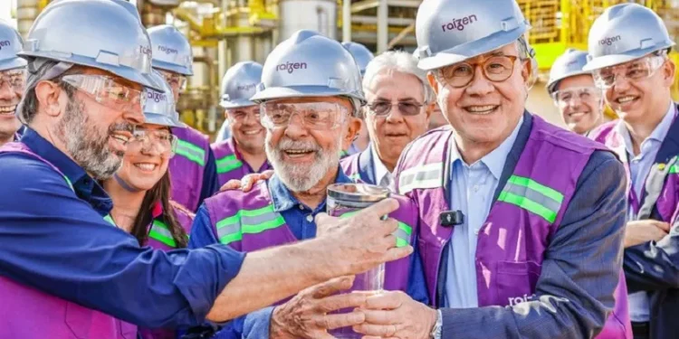 Presidente Lula durante visita à planta de produção de etanol de segunda geração no Parque de Bioenergia Bonfim, em Guariba (SP) - Foto: Ricardo Stuckert/PR Presidente Lula durante visita à planta de produção de etanol de segunda geração no Parque de Bioenergia Bonfim, em Guariba (SP) - Foto: Ricardo Stuckert/PR