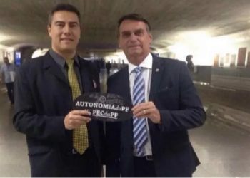 Em 2016, Blatt recorreu aos Bolsonaro para obter apoio para a PEC da Autonomia, reivindicação da categoria para que a corporação tenha autonomia total em relação ao governo Foto: Reprodução/Facebook
