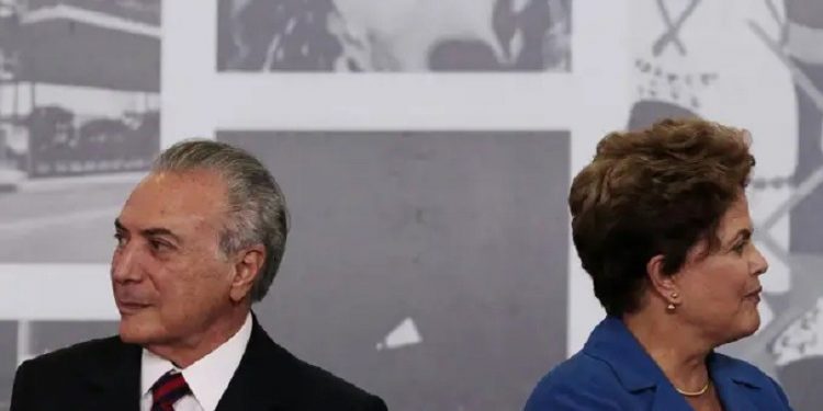 Dilma Rousseff não segue mais Michel Temer no Twitter - Foto: Ueslei Marcelino/Reuters Dilma Rousseff não segue mais Michel Temer no Twitter - Foto: Ueslei Marcelino/Reuters