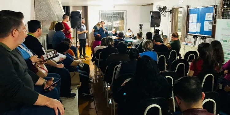 Servidores do município, de diversas categorias, participram da assembleia conjunta entre Sinprefi e Sismufi, dia 13 de maio. (Assessoria) Servidores do município, de diversas categorias, participram da assembleia conjunta entre Sinprefi e Sismufi, dia 13 de maio. (Assessoria)