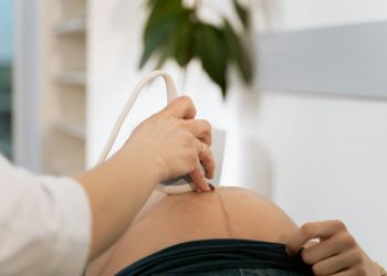 Uma das formas de diagnóstico da placenta acreta é por meio da ultrassonografia. Foto: Pexels