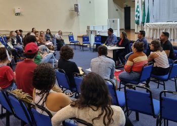 Comitê do Revoga NEM em reunião de organização de ato público em Foz do Iguaçu – foto: Assessoria
