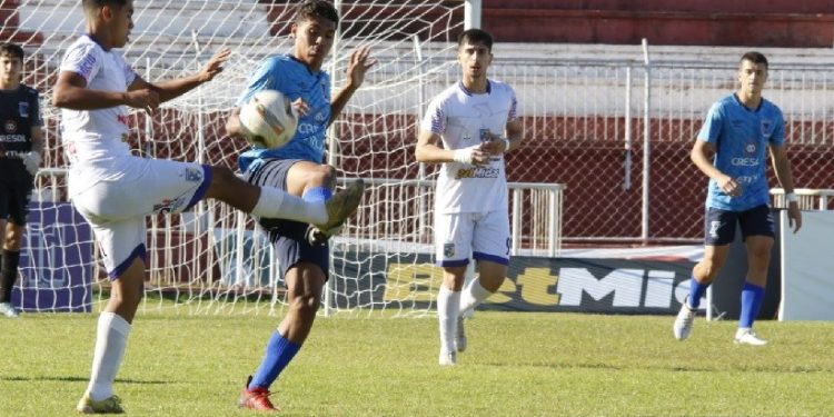Foto/legenda: Azulão da Fronteira é destaque na competição estadual
Créditos: Abel da Banca Foto/legenda: Azulão da Fronteira é destaque na competição estadual
Créditos: Abel da Banca