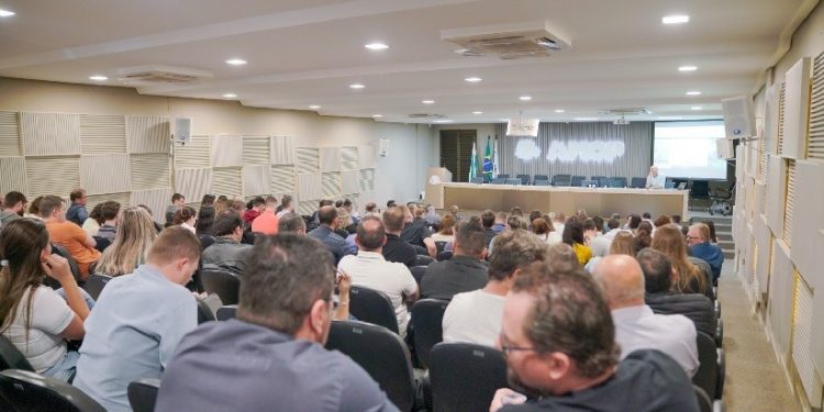 Na sede da AMOP, em Cascavel. Foto: Alexandre Marchetti/Itaipu Binacional Na sede da AMOP, em Cascavel. Foto: Alexandre Marchetti/Itaipu Binacional