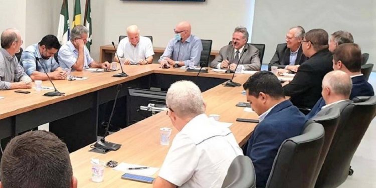 Representantes da sociedade civil agradeceram à gestão da Itaipu e do PTI-BR - Foto: Divulgação Representantes da sociedade civil agradeceram à gestão da Itaipu e do PTI-BR - Foto: Divulgação
