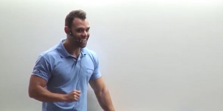 O PRF Ronaldo Braga Bandeira Júnior, em vídeo viralizado no ano de 2022 - Foto: Reprodução O PRF Ronaldo Braga Bandeira Júnior, em vídeo viralizado no ano de 2022 - Foto: Reprodução
