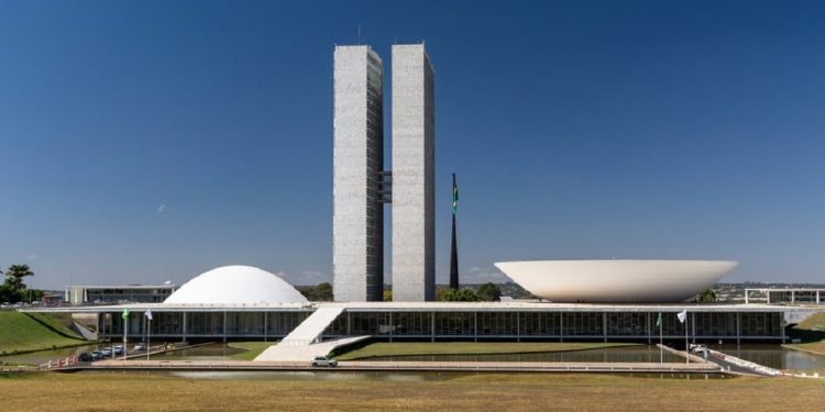 Índice de Retorno de Bem-Estar à Sociedade (IRBES) coloca o Brasil na lanterna global. Foto: Divulgação/Shutterstock Índice de Retorno de Bem-Estar à Sociedade (IRBES) coloca o Brasil na lanterna global. Foto: Divulgação/Shutterstock