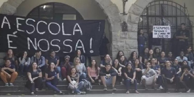 O grito de "todas as quebradas" simboliza a união da periferia contra o projeto de Alckmin.  Foto: Reprodução