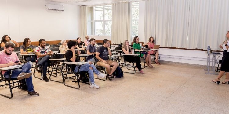Na última semana, dois programas de pós-graduação abriram as inscrições na UNILA: o Mestrado em História e o Mestrado em Economia Na última semana, dois programas de pós-graduação abriram as inscrições na UNILA: o Mestrado em História e o Mestrado em Economia