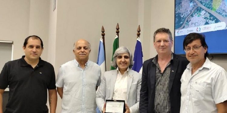 Linda Taiyen recebeu homenagem do Codetri pelo seu trabalho em prol da integração trinacional – foto Divulgação-Assessoria Linda Taiyen recebeu homenagem do Codetri pelo seu trabalho em prol da integração trinacional – foto Divulgação-Assessoria