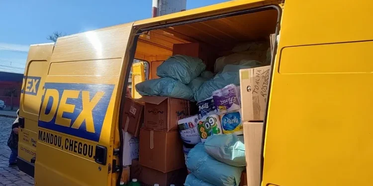 Meta dos Correios é fazer com que 500 toneladas de donativos cheguem ao estado diariamente. Foto: Correios / Divulgação Meta dos Correios é fazer com que 500 toneladas de donativos cheguem ao estado diariamente. Foto: Correios / Divulgação