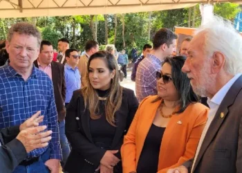 Dirigentes dos conselhos de desenvolvimento da região trinacional expõem a importância da abertura da Ponte da Integração em 2024 – foto Divulgação