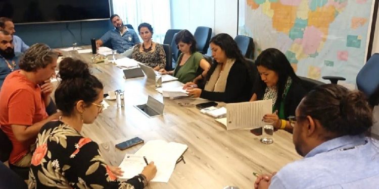 Reunião para criação do comitê para promover políticas públicas voltadas a povos indígenas