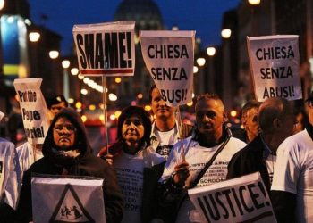 O papa Bento 16 enfrentou protestos de familiares e de vítimas de abuso sexual - Foto: Vincenzo Pinto/Getty Images