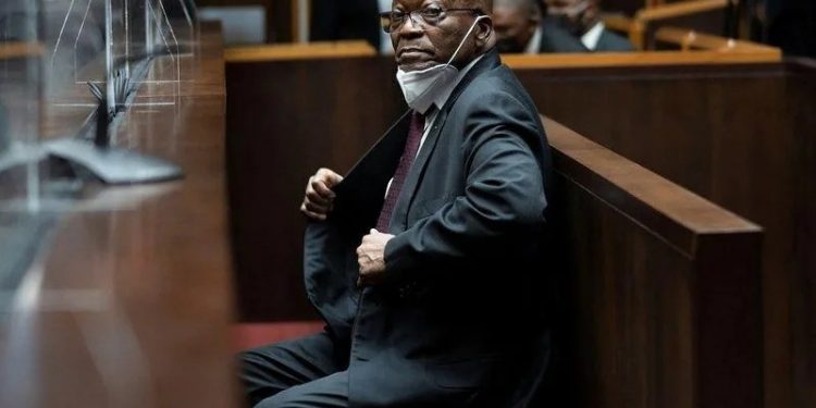 Ex-presidente da África do Sul Jacob Zuma no tribunal durante julgamento em Pietermaritzburg Ex-presidente da África do Sul Jacob Zuma no tribunal durante julgamento em Pietermaritzburg