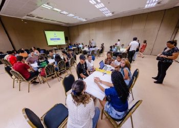 Atividade teve como objetivo pensar soluções e estratégias para o enfrentamento à desinformação sobre vacinas nas escolas - Foto: Luara Baggio (ASCOM/MCTI)
