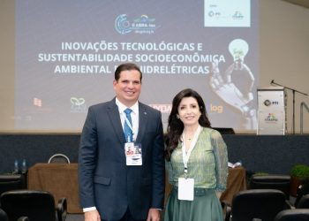 Pepitone com a presidente da ABRAPCH, Alessandra Torres.