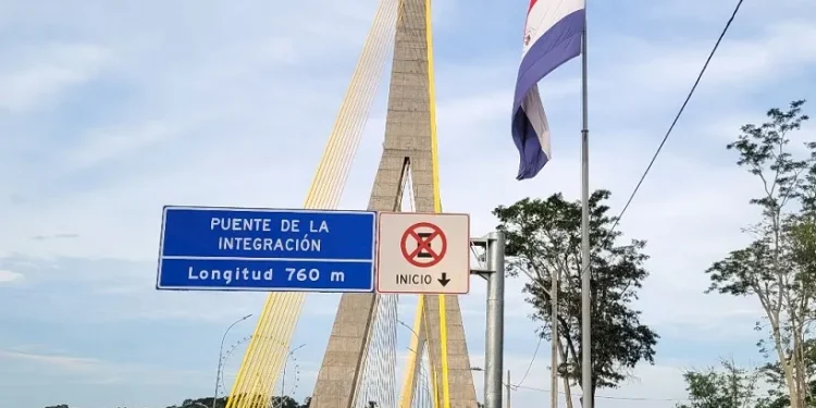 Conselhos de desenvolvimento da Argentina, Brasil e Paraguai pedem a abertura da Ponte da Integração, que está concluída – foto: Divulgação/Codetri