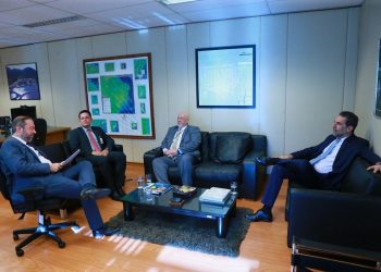 Reunião de Enio Verri com Alexandre Silveira. Crédito: Tauan Alencar/MME.