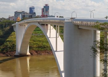 Fronteira do Brasil com o Paraguai, ligação entre Foz do Iguaçu e Ciudad del Este - Foto Kiko Sierich-ACIFI (arquivo)