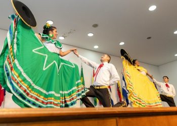 Elenco Folclórico da UNILA apresentará no sábado (9) danças folclóricas que destacam a riqueza cultural dos países latino-americanos