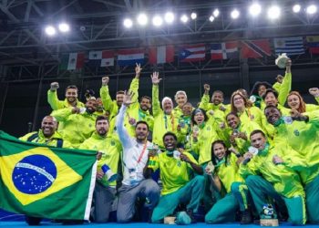 Equipe brasileira de boxe celebra a campanha histórica em Santiago. Foto: Wander Roberto / COB