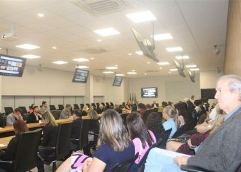 O fórum aprovou a crianção de um grupo de trabalho para formulação de propostas - foto: Assessoria