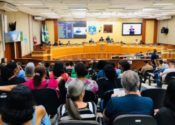 Servidores estão na Câmara de Vereadores, neste momento, para acompanhar a votação das emendas da reforma da previdência municipal. (Foto Assessoria)