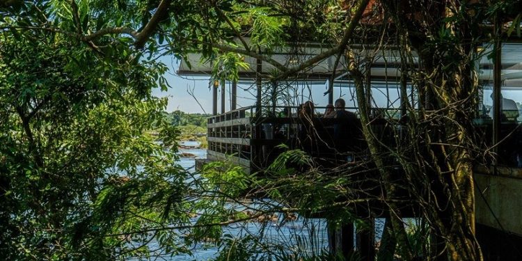 Restaurante Porto Canoas, o melhor da comida brasileira e com uma vista inesquecível - Foto: Marcos Labanca Restaurante Porto Canoas, o melhor da comida brasileira e com uma vista inesquecível - Foto: Marcos Labanca