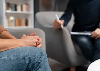 O acompanhamento de um profissional especializado possibilita a "travessia"