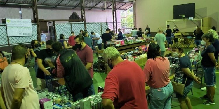 Foram vendidos 25 mil itens para 500 pessoas - Foto Divulgação