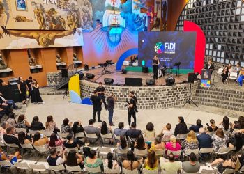 Cerimônia foi realizada no Memorial Curitiba.