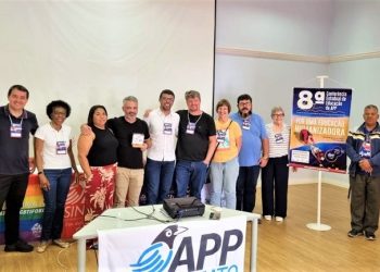 Delegados eleitos na conferência regional de educação em Foz do Iguaçu - Foto Assessoria