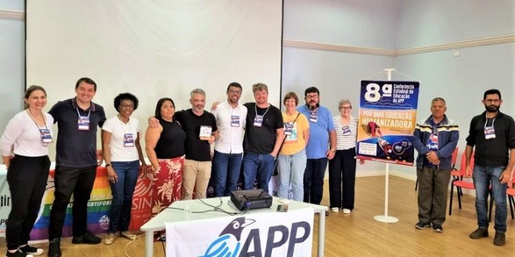 Delegados eleitos na conferência regional de educação em Foz do Iguaçu - Foto Assessoria Delegados eleitos na conferência regional de educação em Foz do Iguaçu - Foto Assessoria