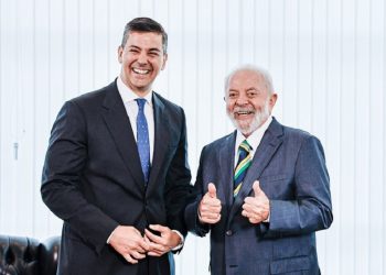 Os presidentes Santiago Peña (Paraguai) e Lula durante encontro bilateral em Brasília. Foto: Ricardo Stuckert /PR
