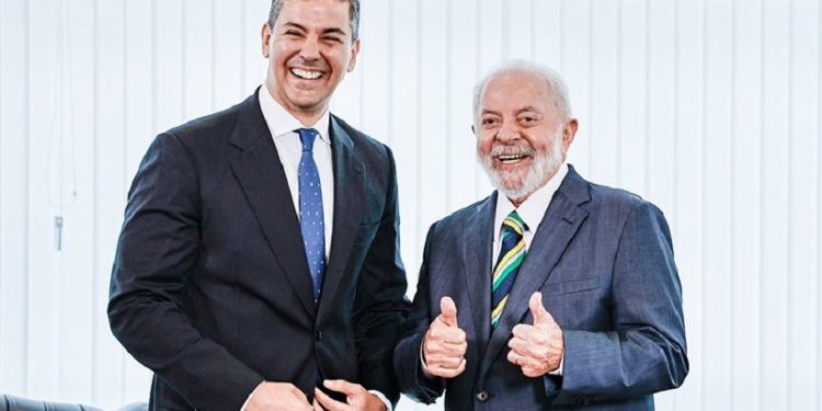 Os presidentes Santiago Peña (Paraguai) e Lula durante encontro bilateral em Brasília. Foto: Ricardo Stuckert /PR Os presidentes Santiago Peña (Paraguai) e Lula durante encontro bilateral em Brasília. Foto: Ricardo Stuckert /PR
