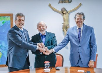 Massa, Lula e Haddad conversaram sobre alternativas para o comércio bilateral entre Brasil e Argentina - Foto: Ricardo Stuckert/PR