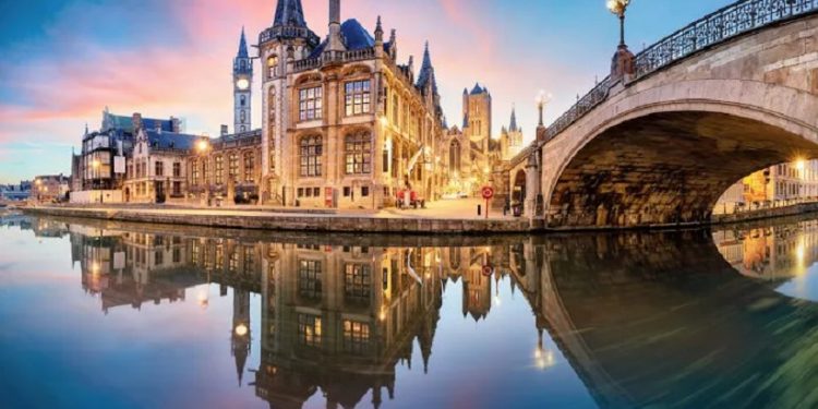 A Bélgica possui muitas cidades históricas, como Gent - Foto Divulgação A Bélgica possui muitas cidades históricas, como Gent - Foto Divulgação