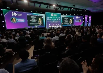 Martha Gabriel proferiu palestra de abertura sobre inteligência artificial – foto Jean Pavão