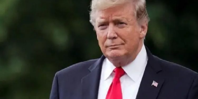 Governo Trump tem pressionado o Brasil a facilitar a deportação de brasileiros; há uma semana, um avião com cerca de 100 brasileiros deportados viajou dos EUA a Belo Horizonte - REUTER Governo Trump tem pressionado o Brasil a facilitar a deportação de brasileiros; há uma semana, um avião com cerca de 100 brasileiros deportados viajou dos EUA a Belo Horizonte - REUTER