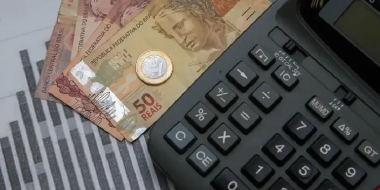 A atividade econômica tem crescido de forma constante, superando as expectativas, refletindo fatores favoráveis de demanda e oferta", diz parte do texto. Imagem: Marcello Casal/Agência Brasil. A atividade econômica tem crescido de forma constante, superando as expectativas, refletindo fatores favoráveis de demanda e oferta", diz parte do texto. Imagem: Marcello Casal/Agência Brasil.