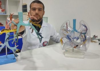 Pesquisadores da revista PubliMed alertam que uso de cigarro eletrônico vai além de problemas pulmonares - Foto: Renan Gouvêa